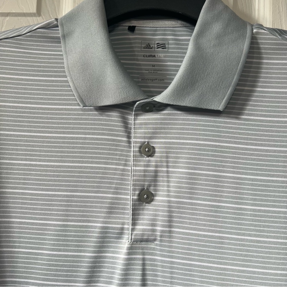 Adidas Men’s M Light Gray Striped ClimaLite Golf Polo Shirt with logo activewear